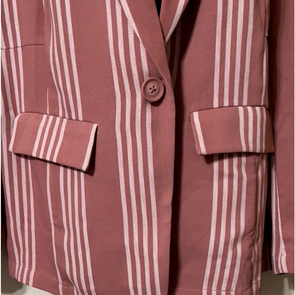 🆕🌼TORRID Boyfriend Blazer🌼 - Picture 7 of 16